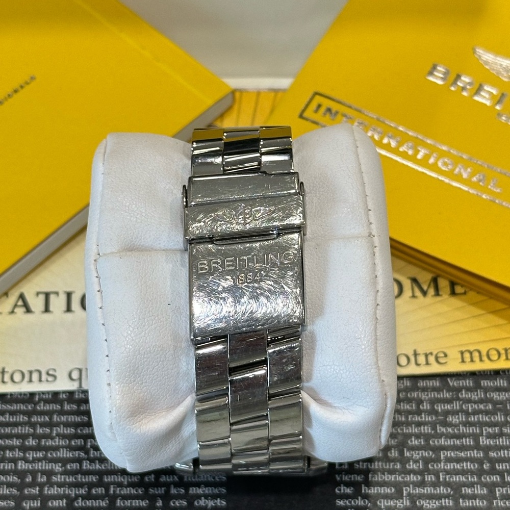Breitling Super Avenger Diamond Watch - Picture 5 of 14
